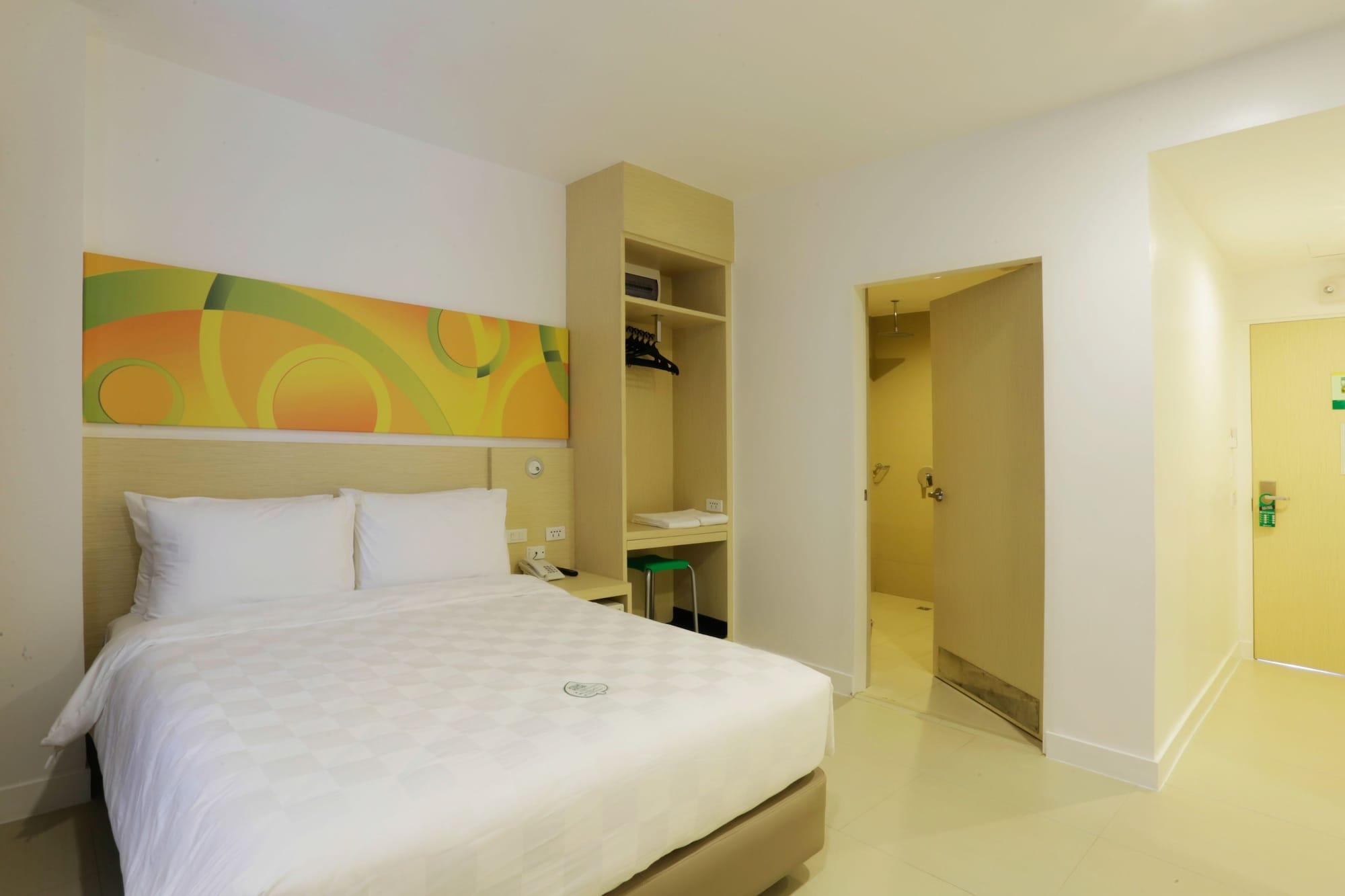 Go Hotels Timog Quezon City Buitenkant foto