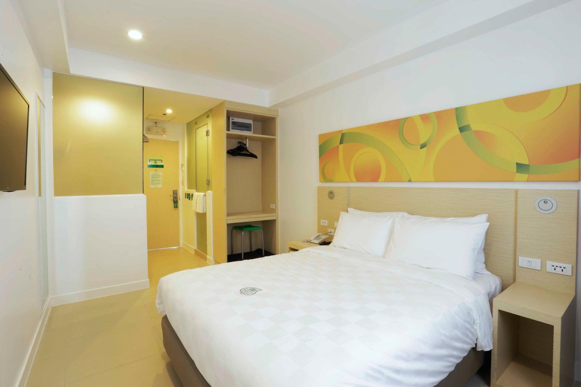 Go Hotels Timog Quezon City Buitenkant foto