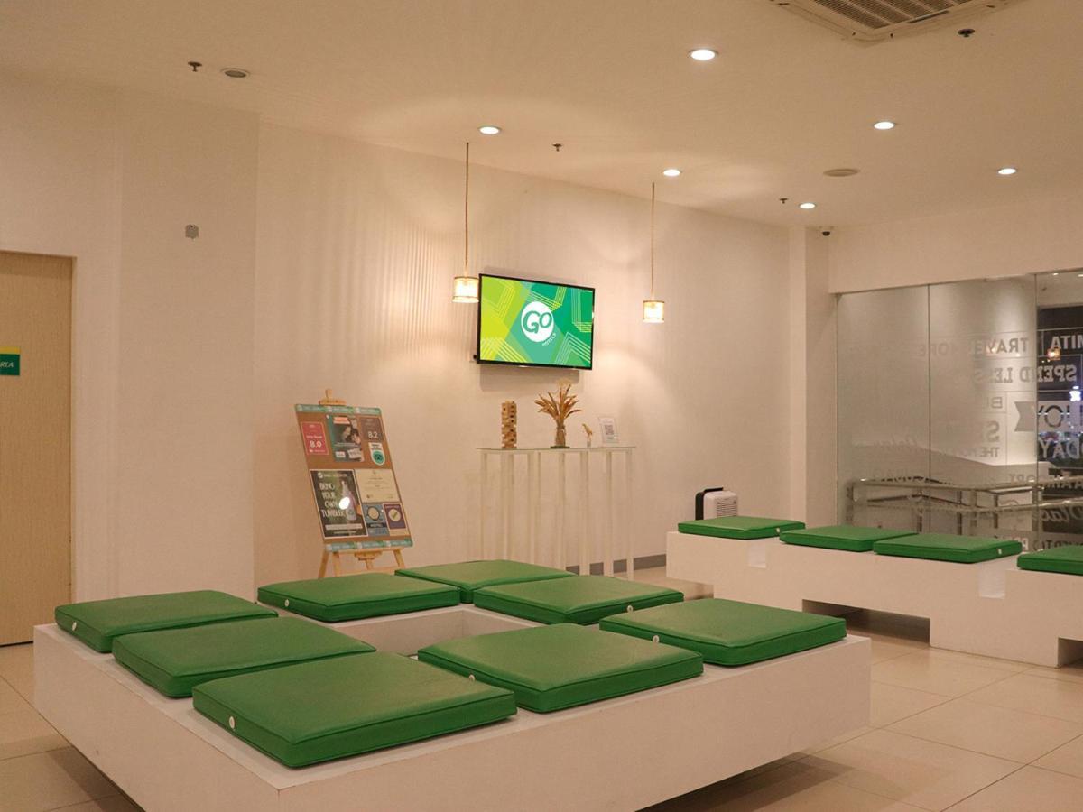 Go Hotels Timog Quezon City Buitenkant foto