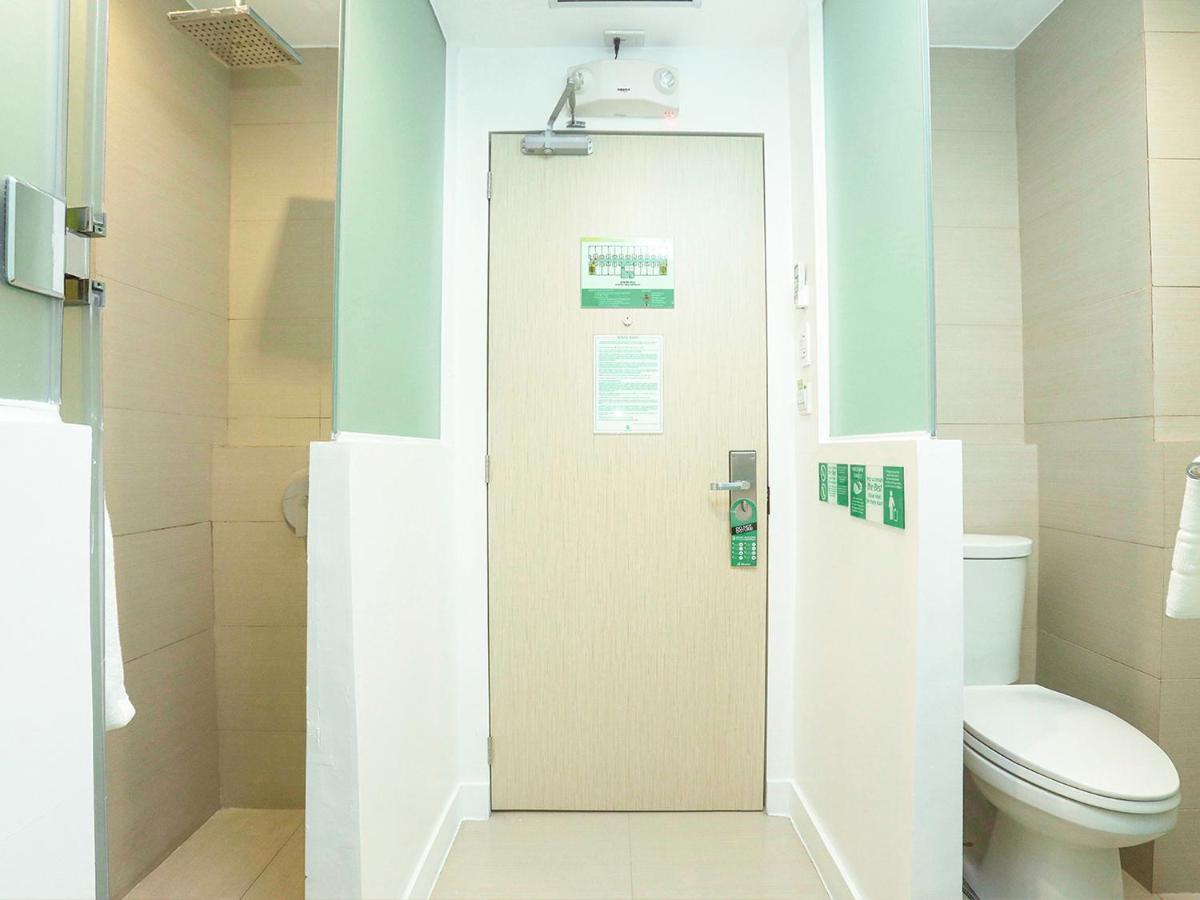 Go Hotels Timog Quezon City Buitenkant foto