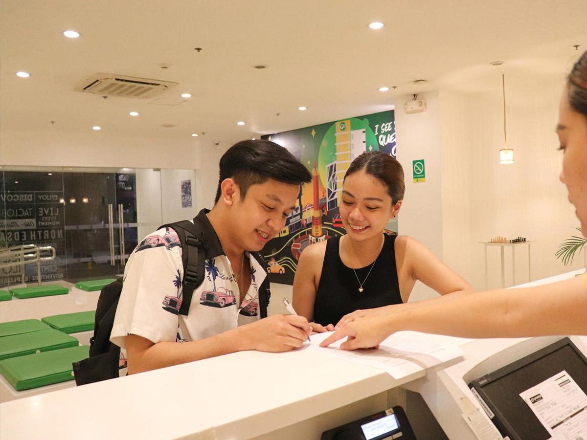Go Hotels Timog Quezon City Buitenkant foto