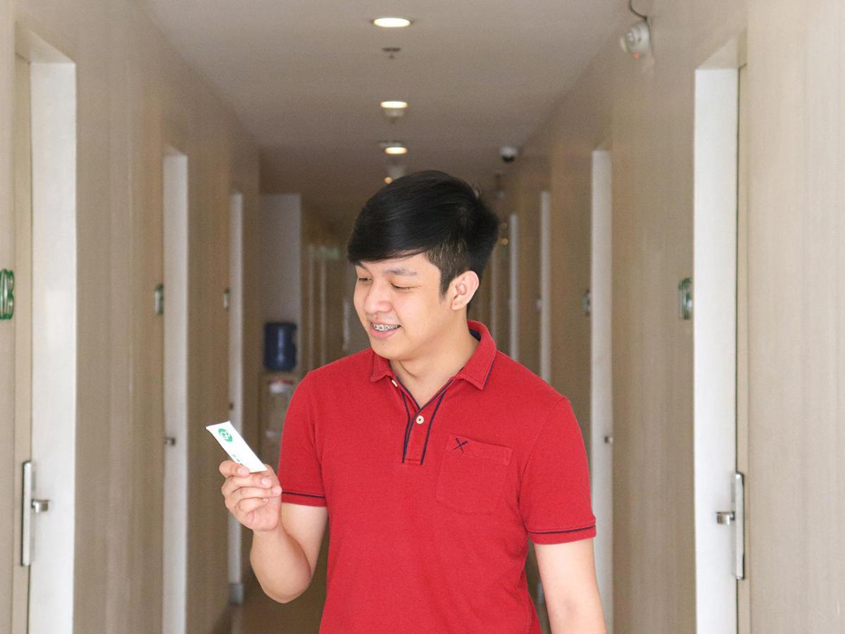 Go Hotels Timog Quezon City Buitenkant foto