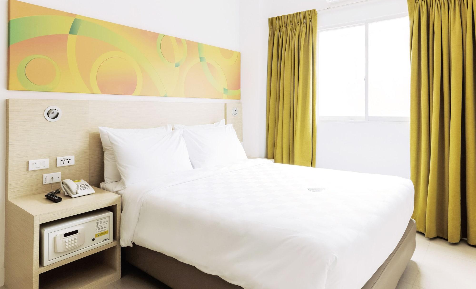 Go Hotels Timog Quezon City Buitenkant foto