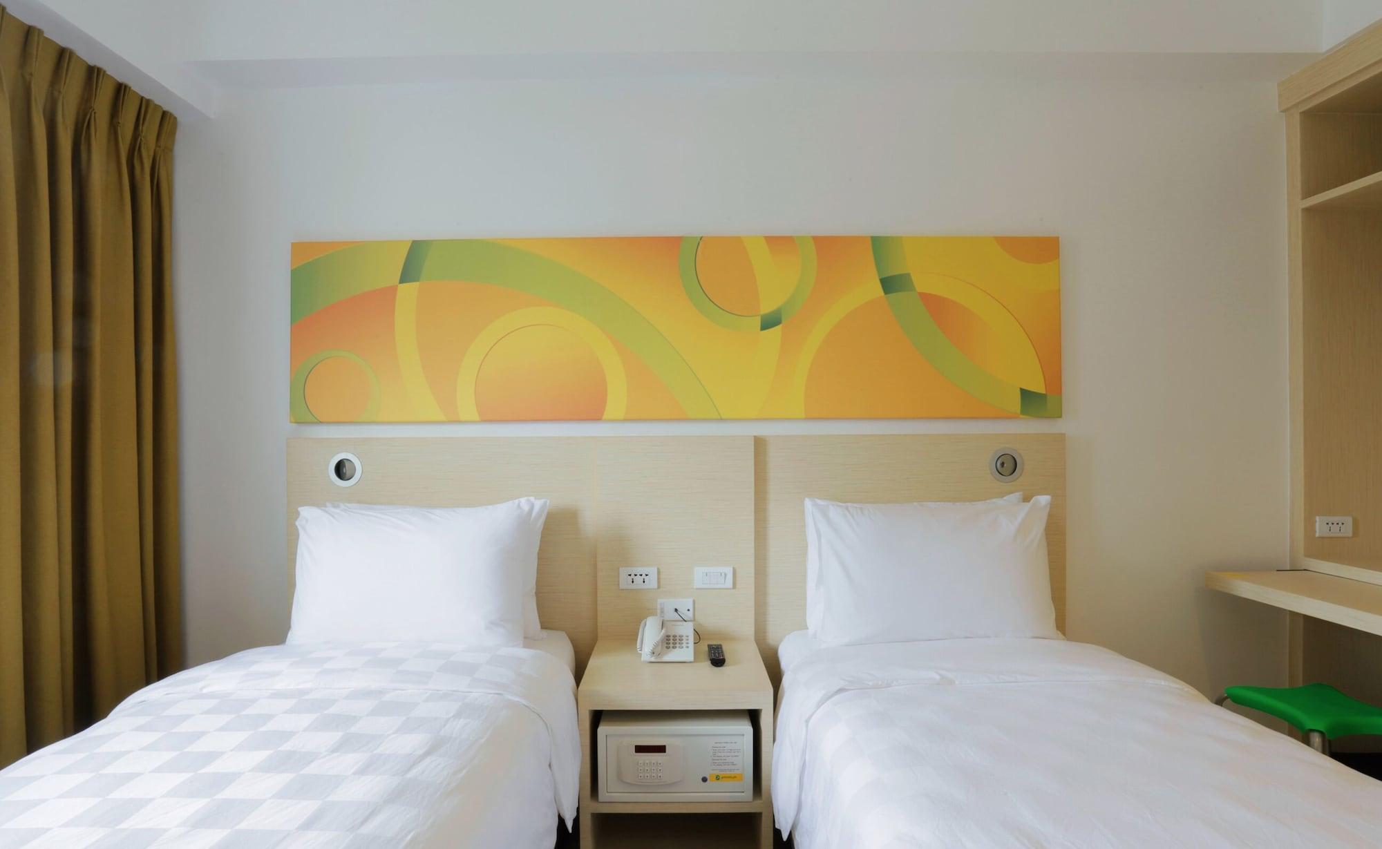Go Hotels Timog Quezon City Buitenkant foto