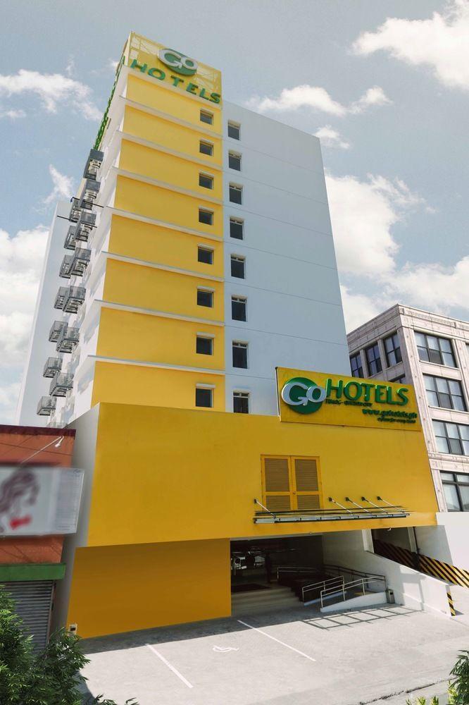 Go Hotels Timog Quezon City Buitenkant foto